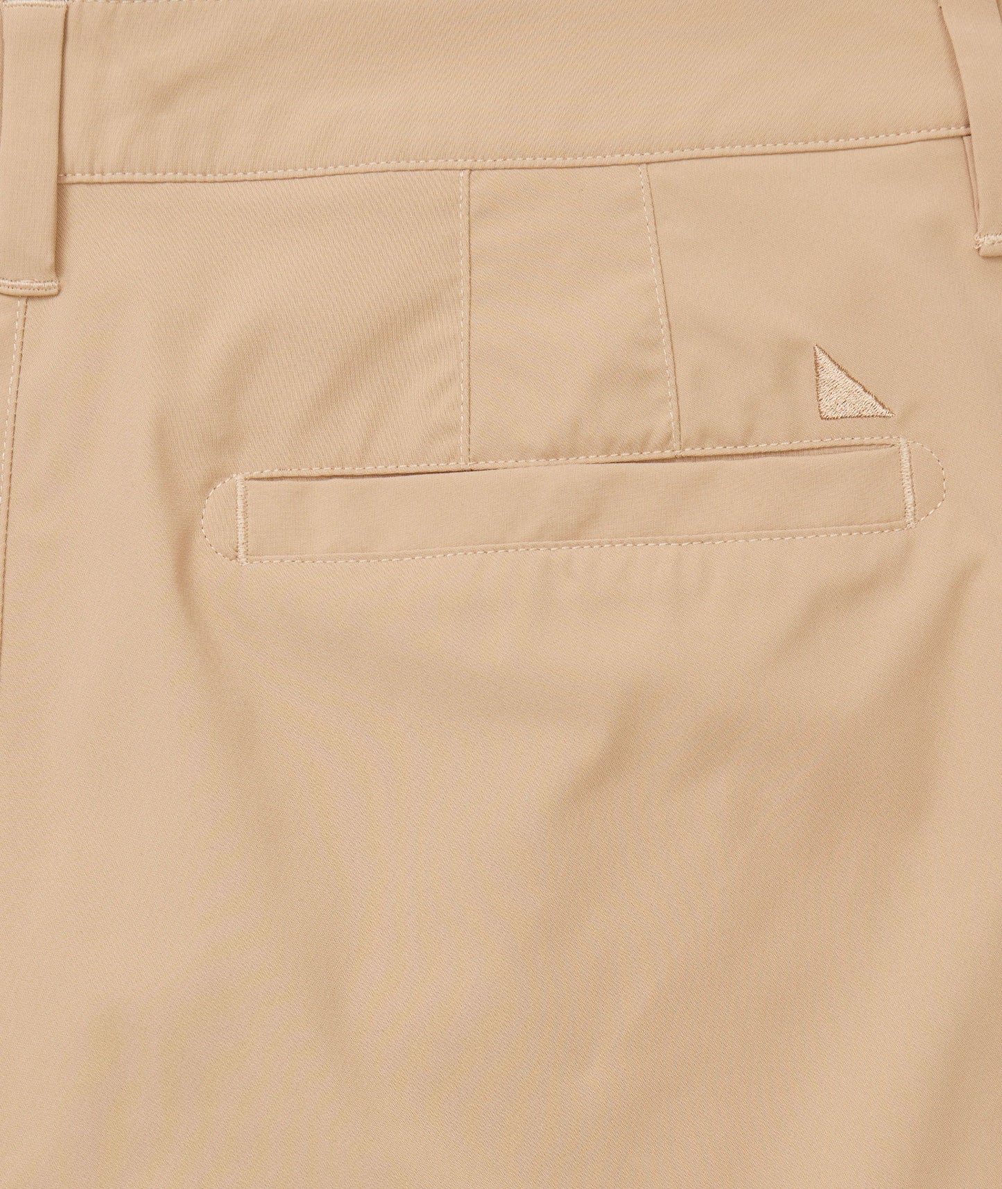 UNTUCKit 9" Traveler Tech Shorts Khaki