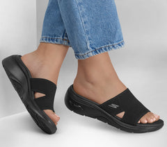 Skechers Outlet | Women GO WALK Arch Fit 2.0 Sandal - Dakota