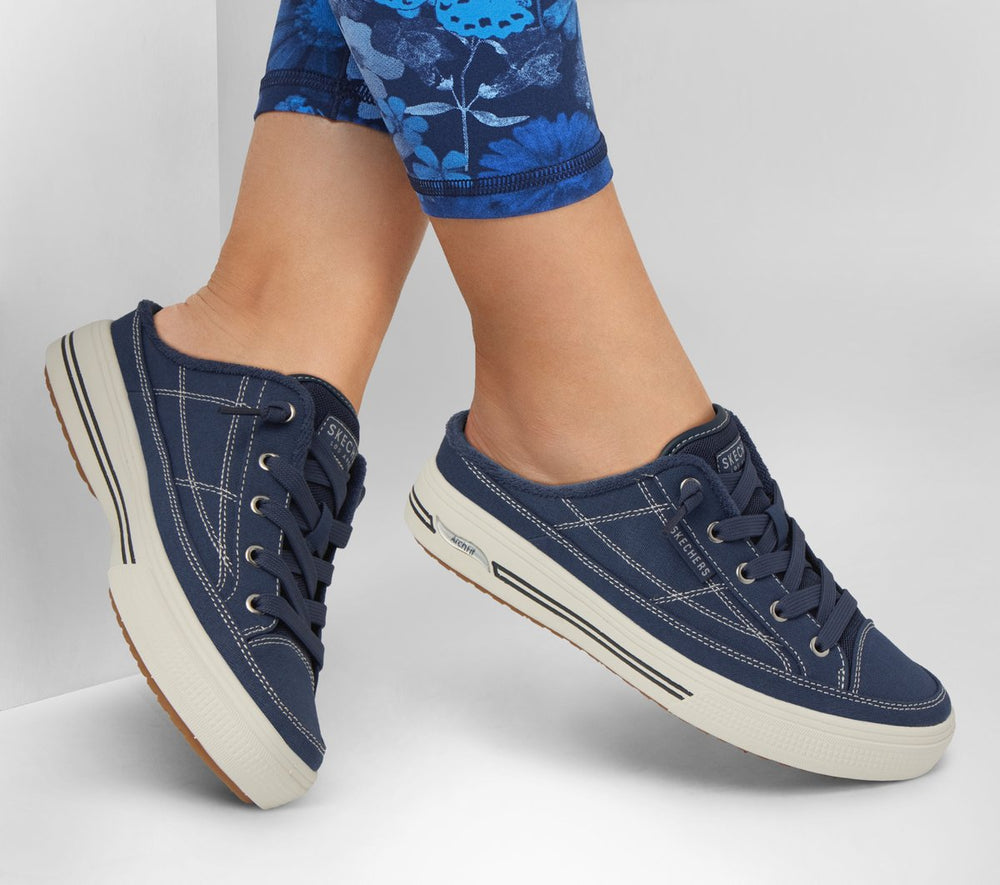 Skechers Outlet | Women Arch Fit Arcade - Find Ya There