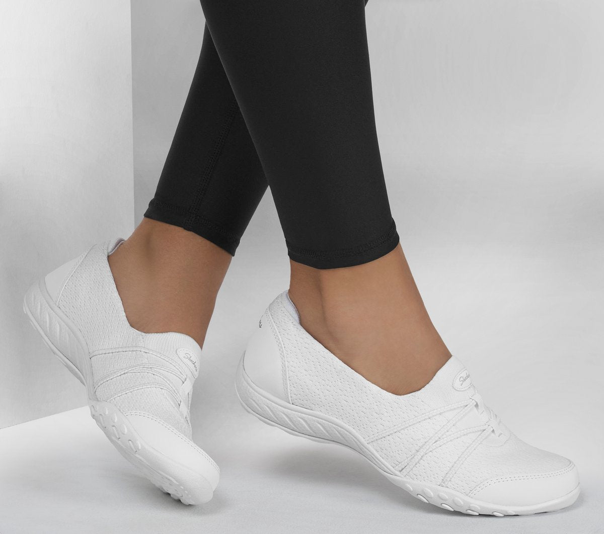 Skechers Sale | Women Relaxed Fit: Breathe-Easy - Harbor Hues