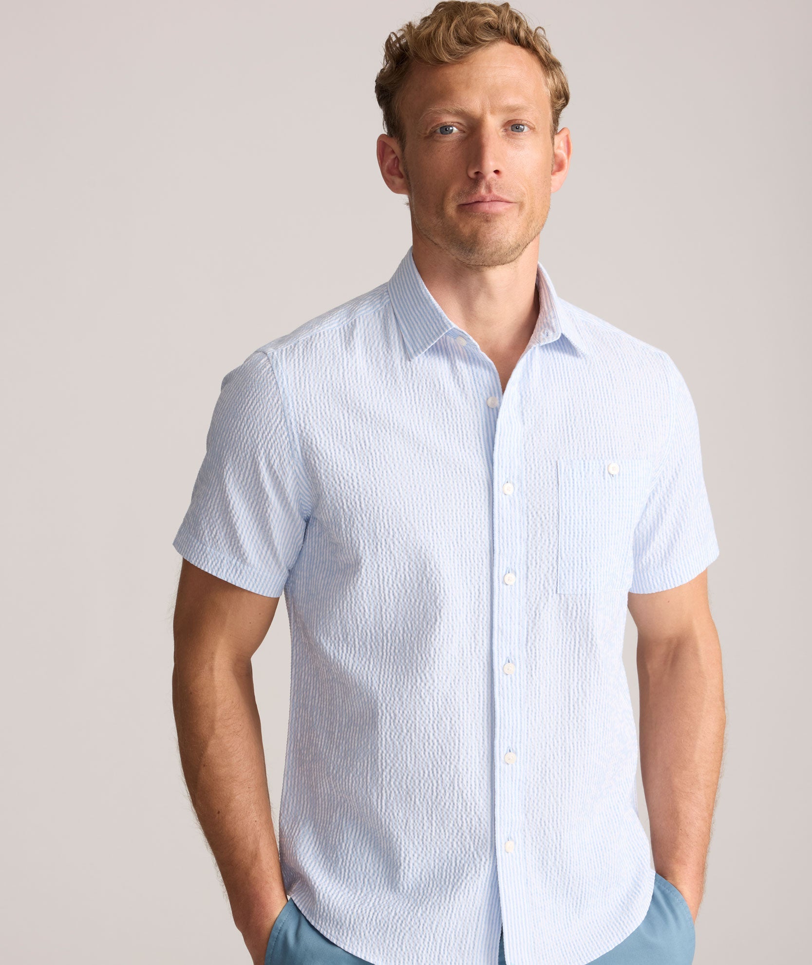 UNTUCKit Performance Seersucker Short-Sleeve Shirt Light Blue & White Stripe | Forbes