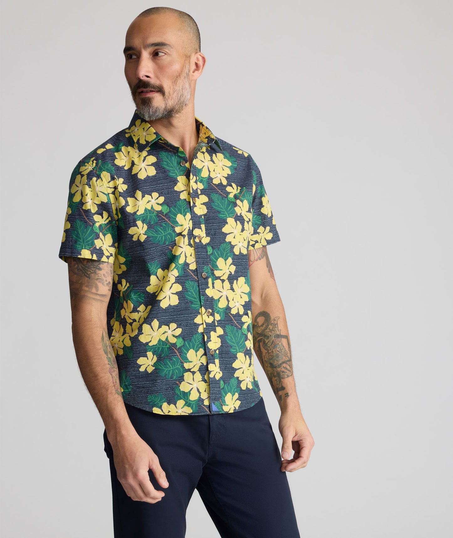 UNTUCKit Vintage Wash Short-Sleeve Finchley Shirt Navy & Yellow Floral Print