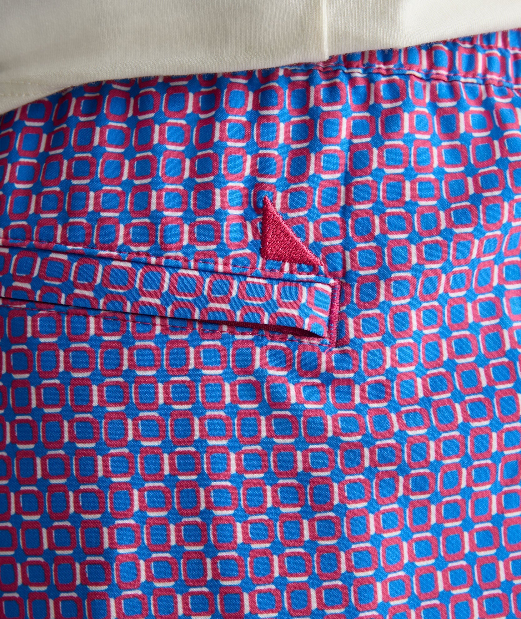 UNTUCKit Beyond Shorts Red & Blue Print