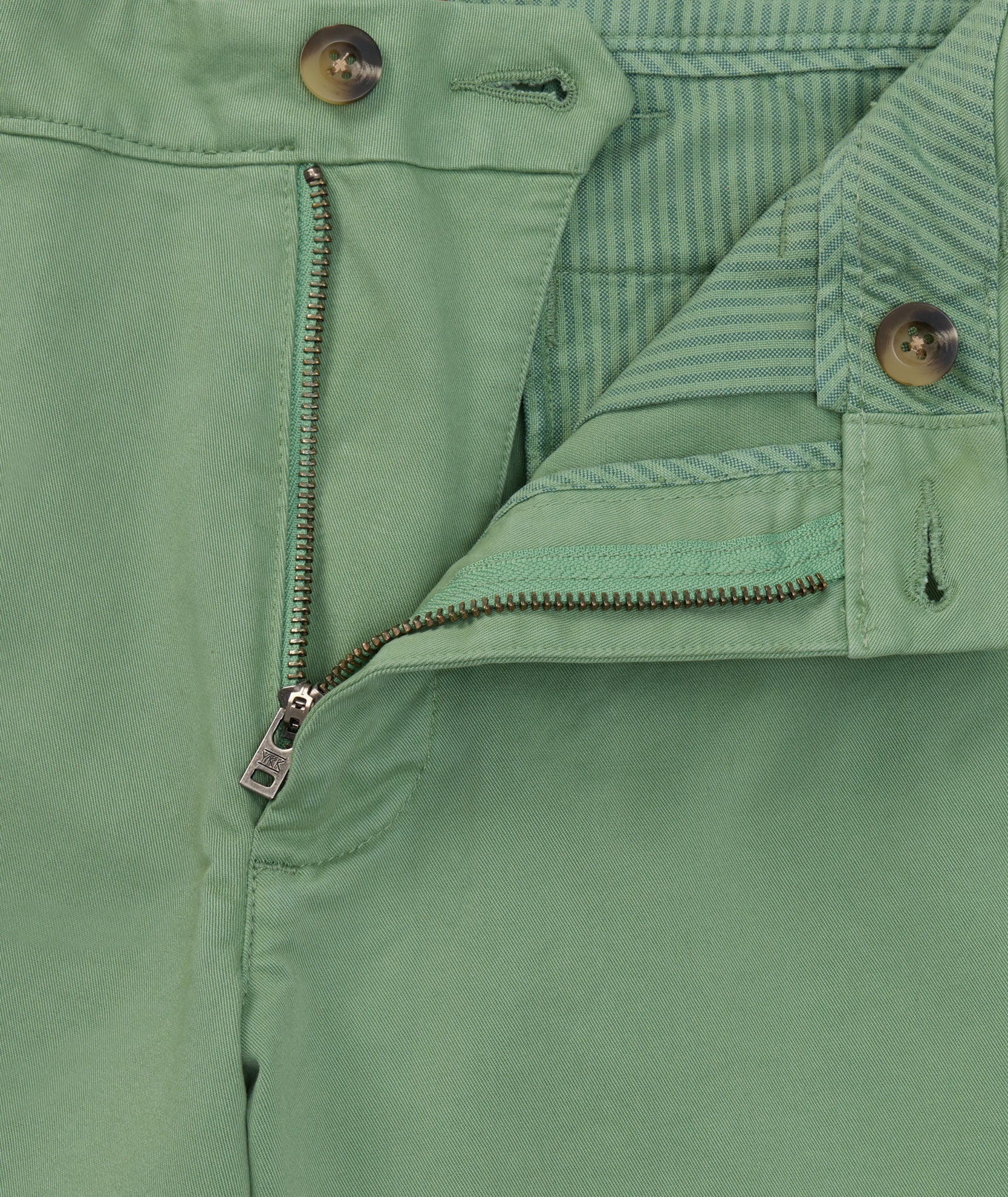UNTUCKit 9" Stretch Chino Shorts Garment Dyed Green