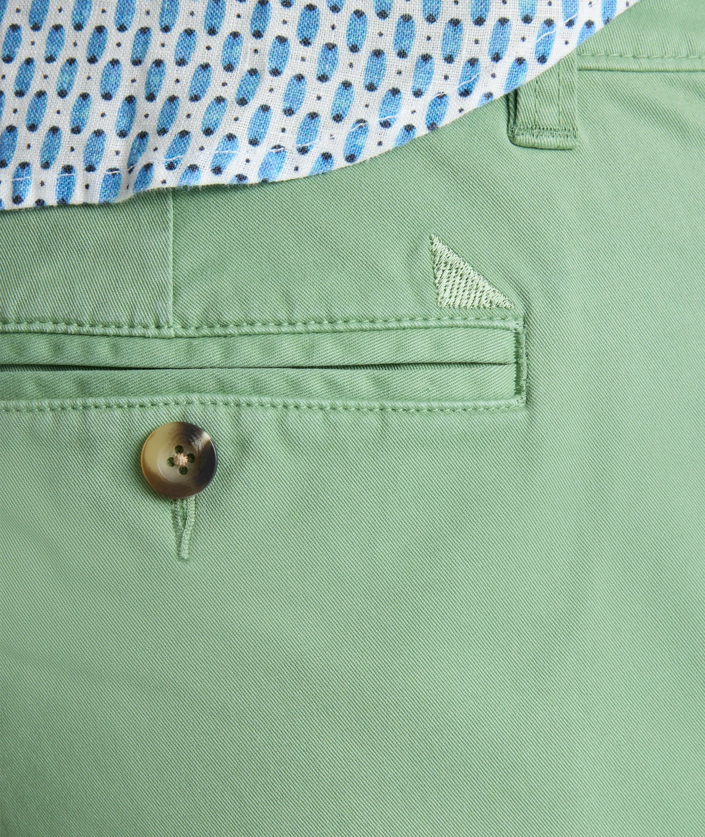 UNTUCKit 9" Stretch Chino Shorts Garment Dyed Green