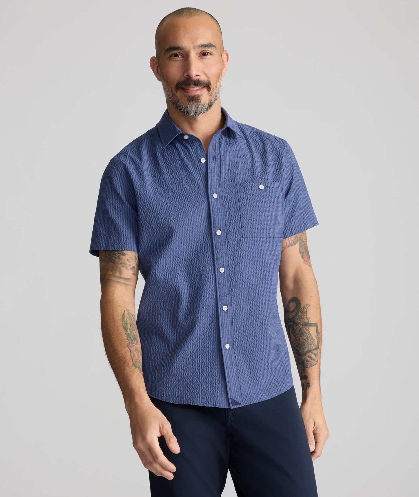 UNTUCKit Performance Seersucker Short-Sleeve Shirt Tonal Navy Stripe