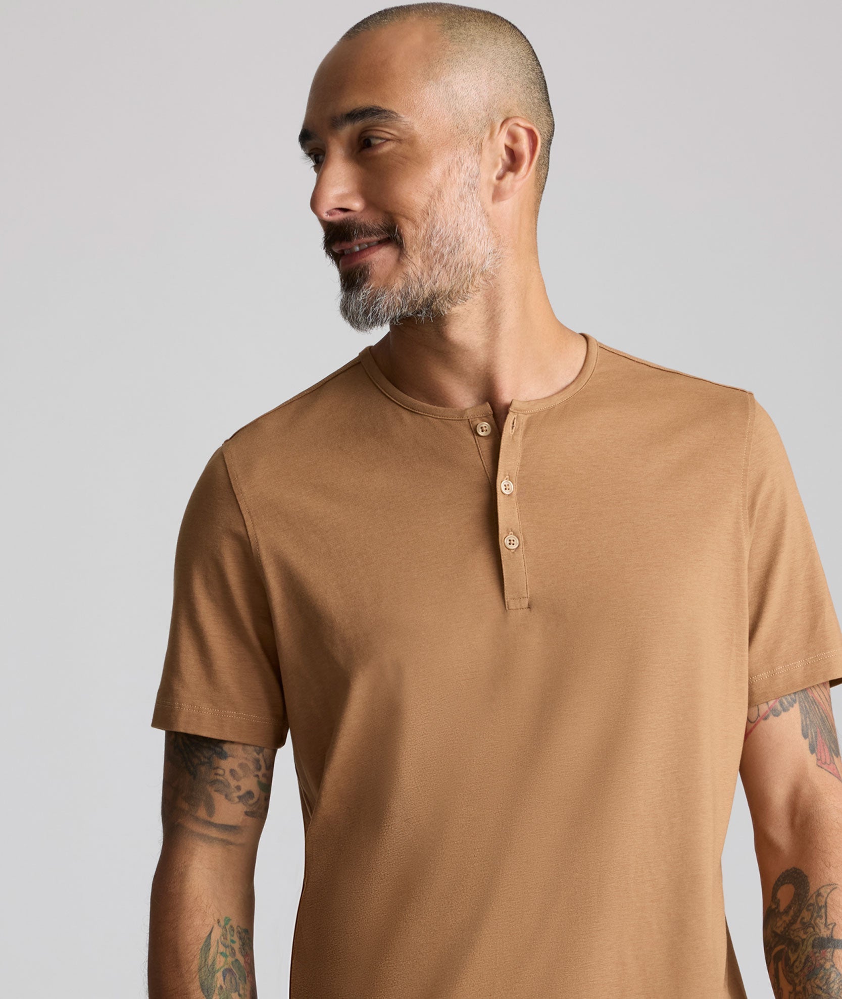 UNTUCKit EcoSoft™ Short-Sleeve Henley Tan