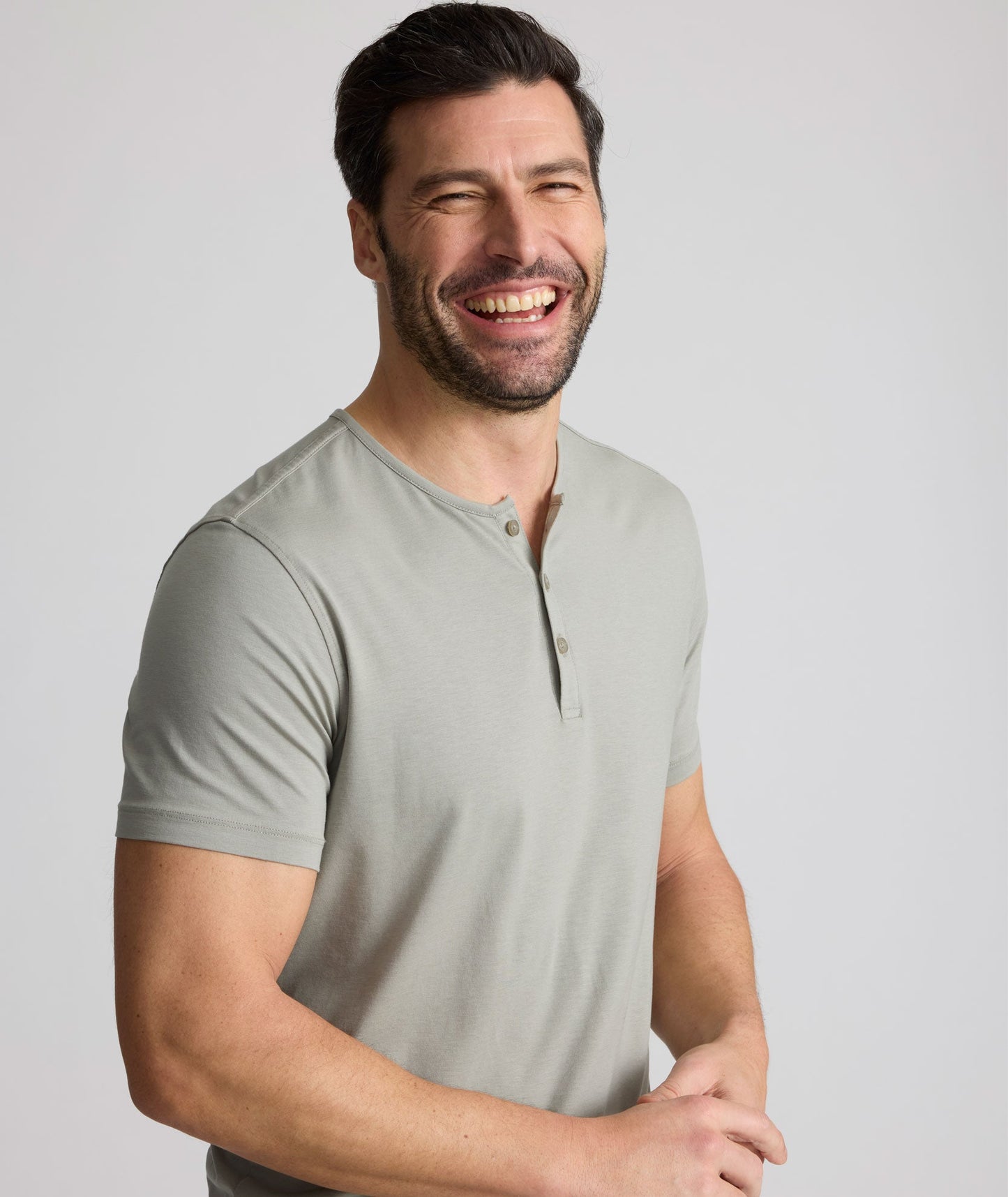 UNTUCKit EcoSoft™ Short-Sleeve Henley Military Green