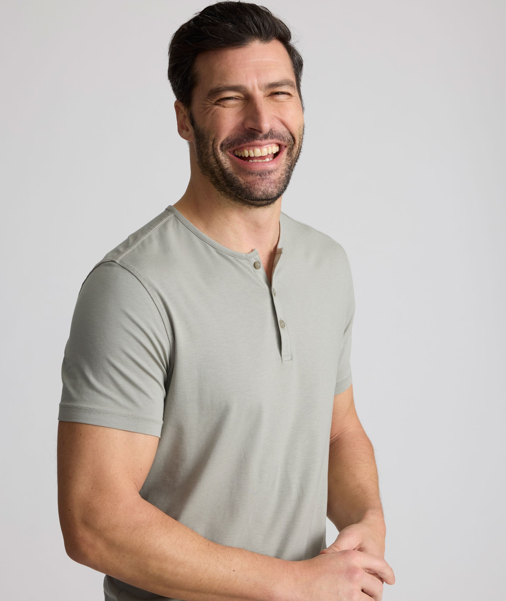 UNTUCKit EcoSoft™ Short-Sleeve Henley Military Green
