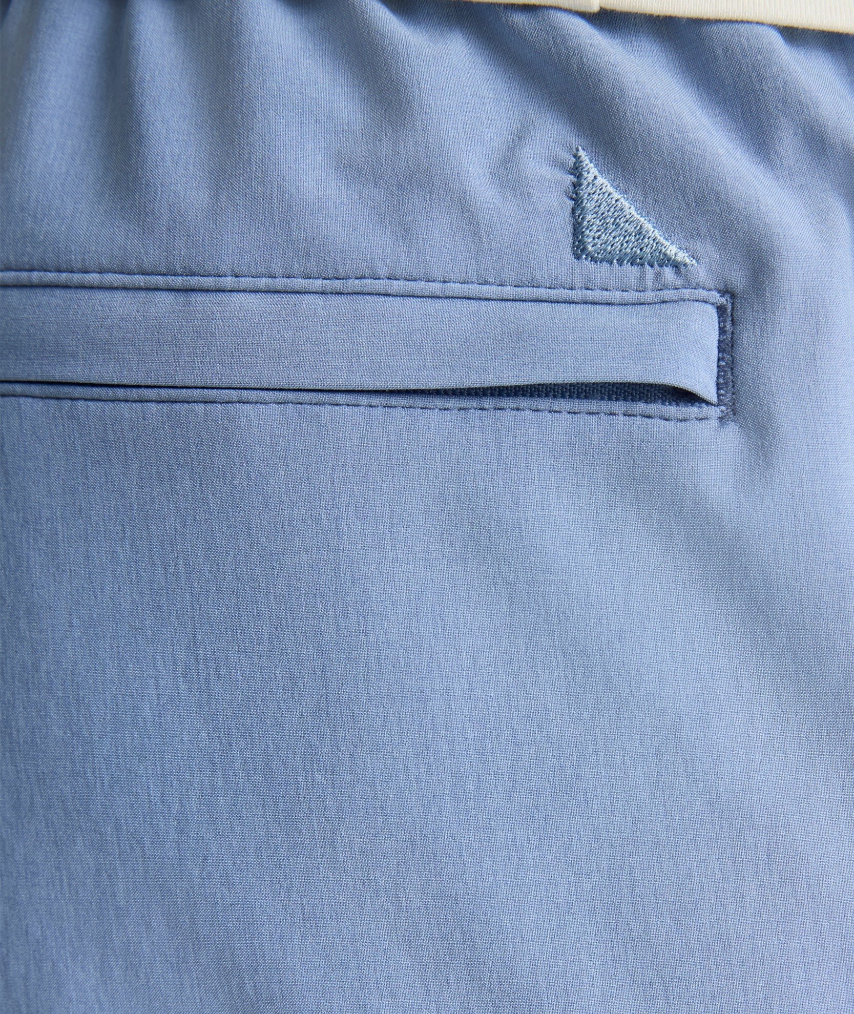 UNTUCKit Beyond Shorts Light Blue