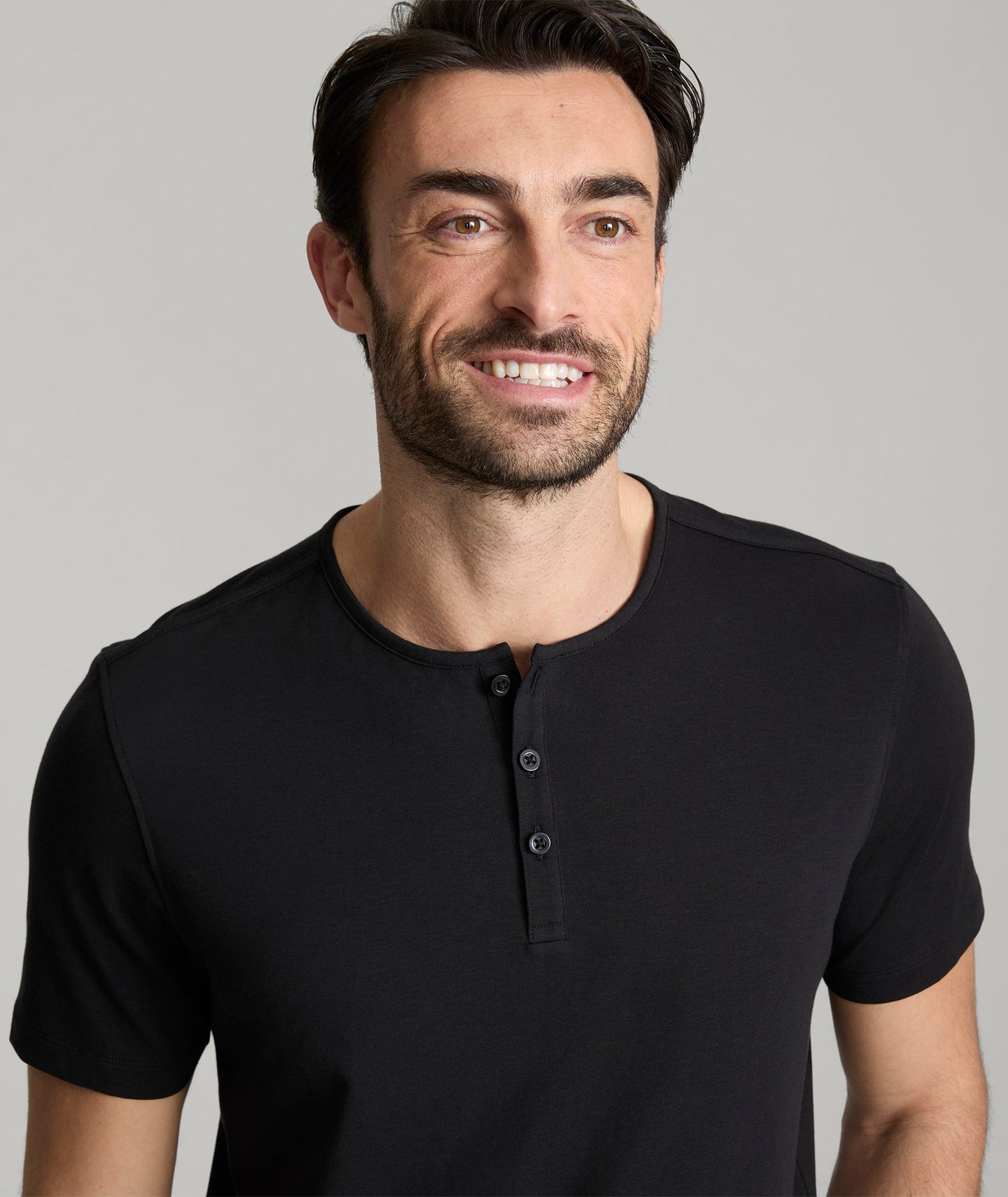 UNTUCKit EcoSoft™ Short-Sleeve Henley Black