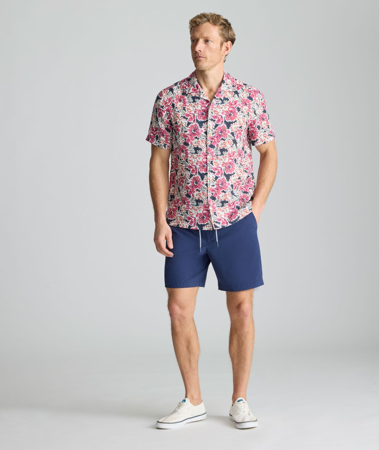 UNTUCKit Beyond Shorts Navy
