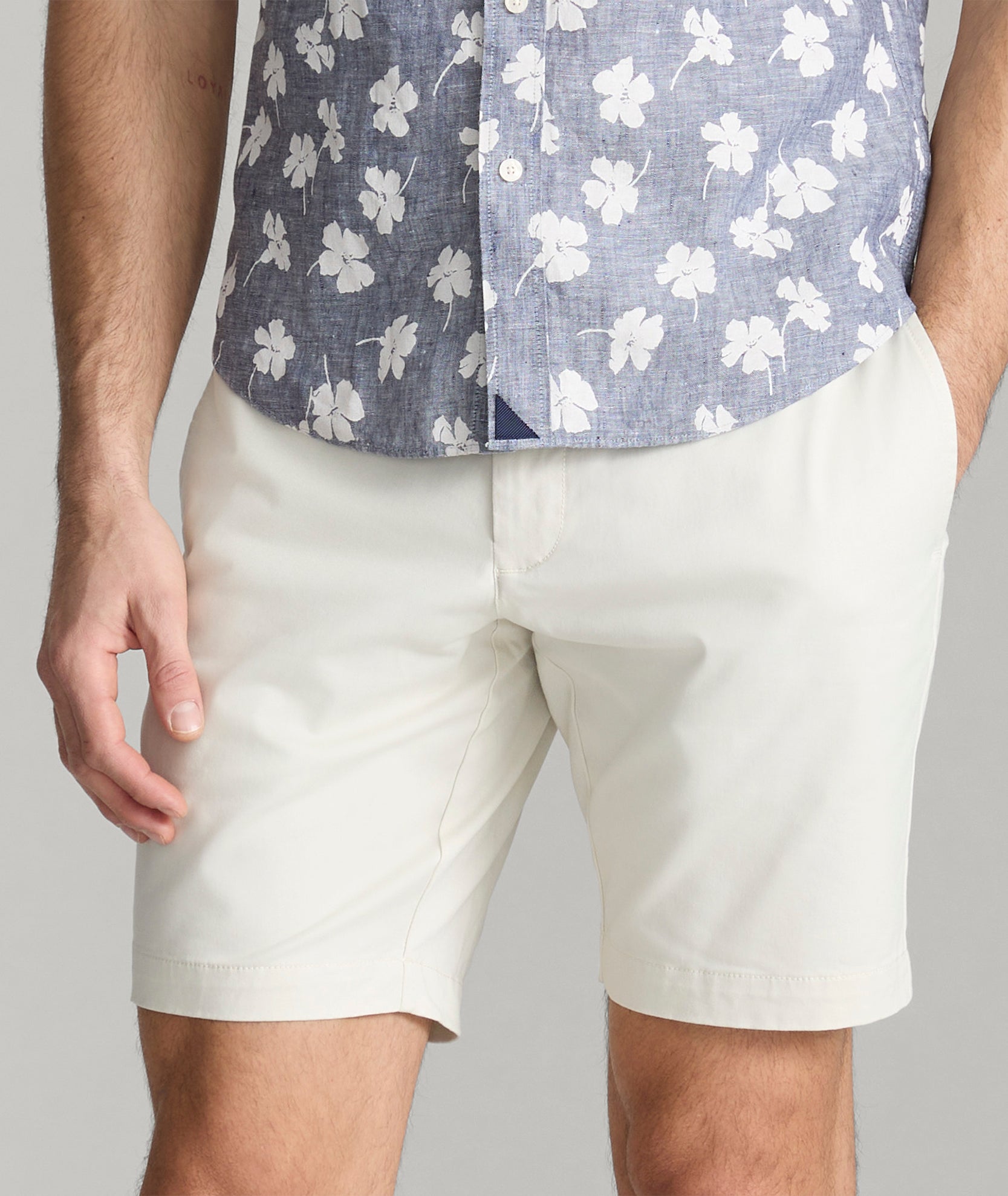 UNTUCKit 9" Stretch Chino Shorts Stone