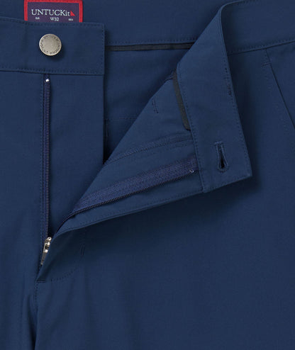 UNTUCKit 9" Traveler Tech Shorts Navy