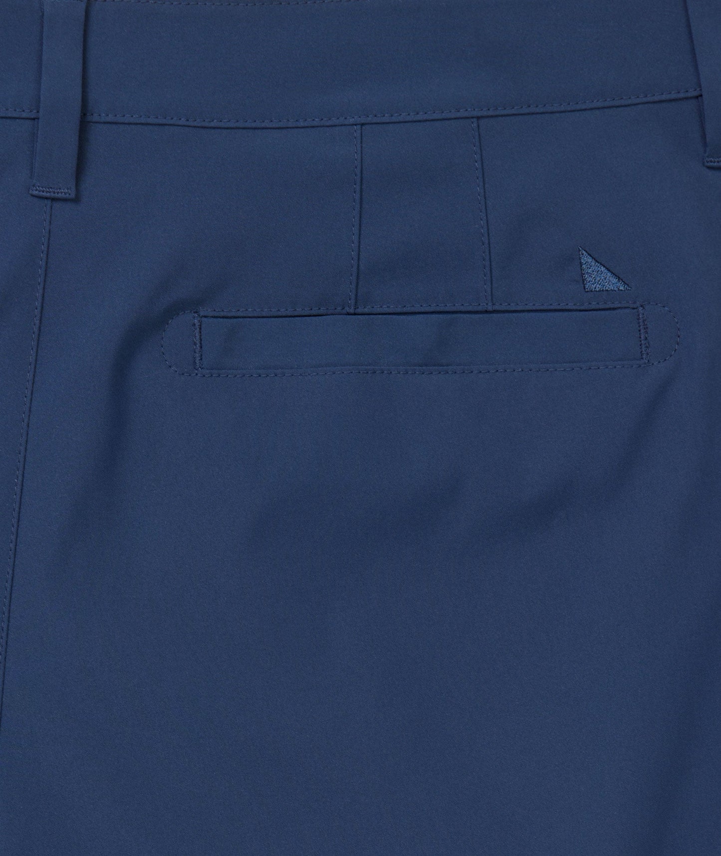 UNTUCKit 9" Traveler Tech Shorts Navy