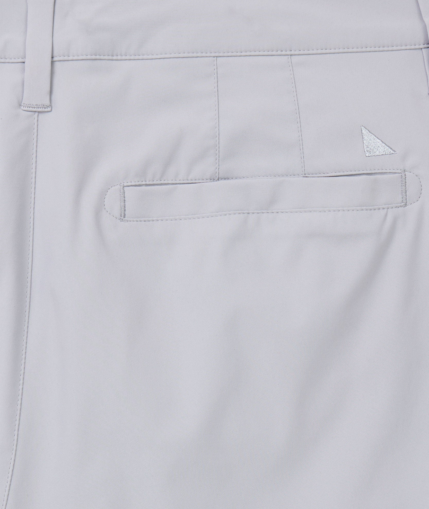 UNTUCKit 9" Traveler Tech Shorts Gray