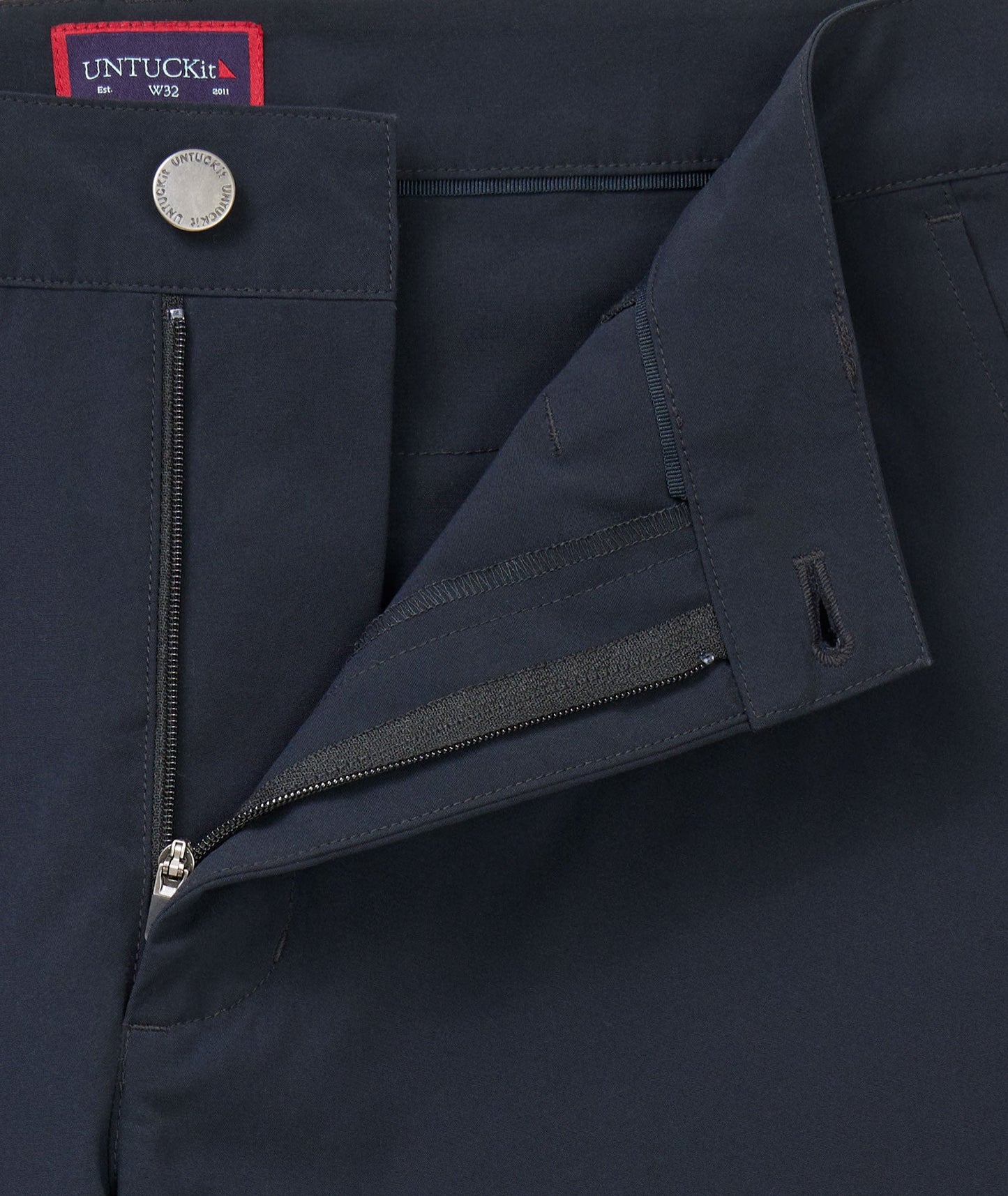 UNTUCKit 9" Traveler Tech Shorts Black