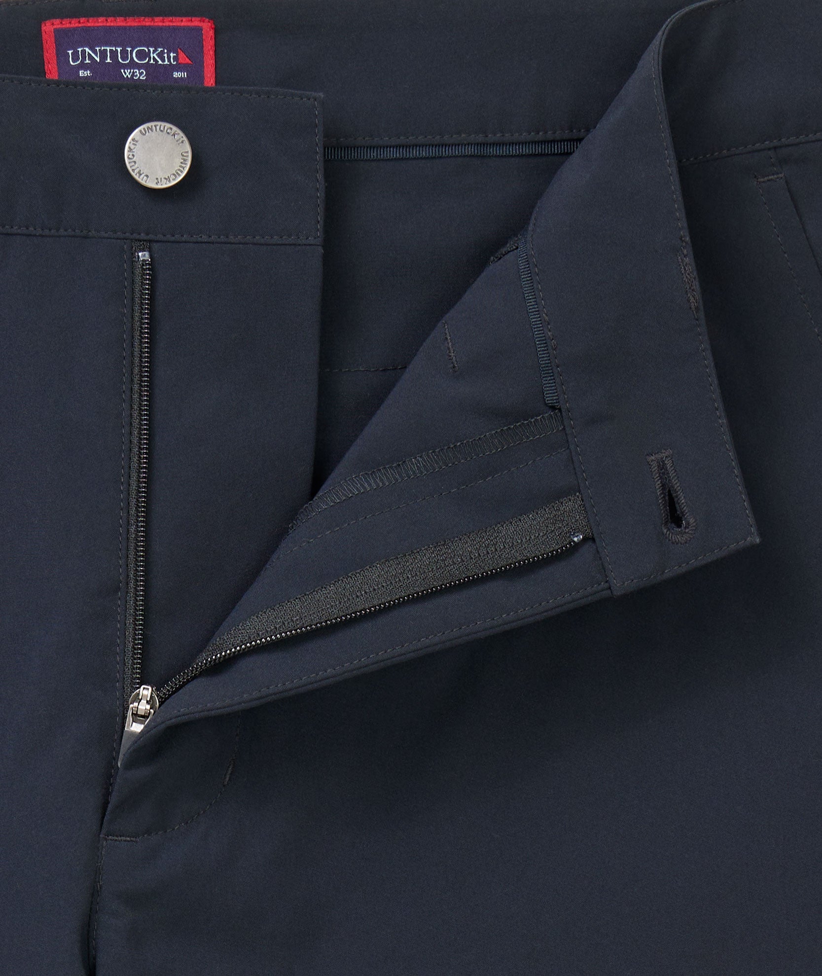 UNTUCKit 9" Traveler Tech Shorts Black