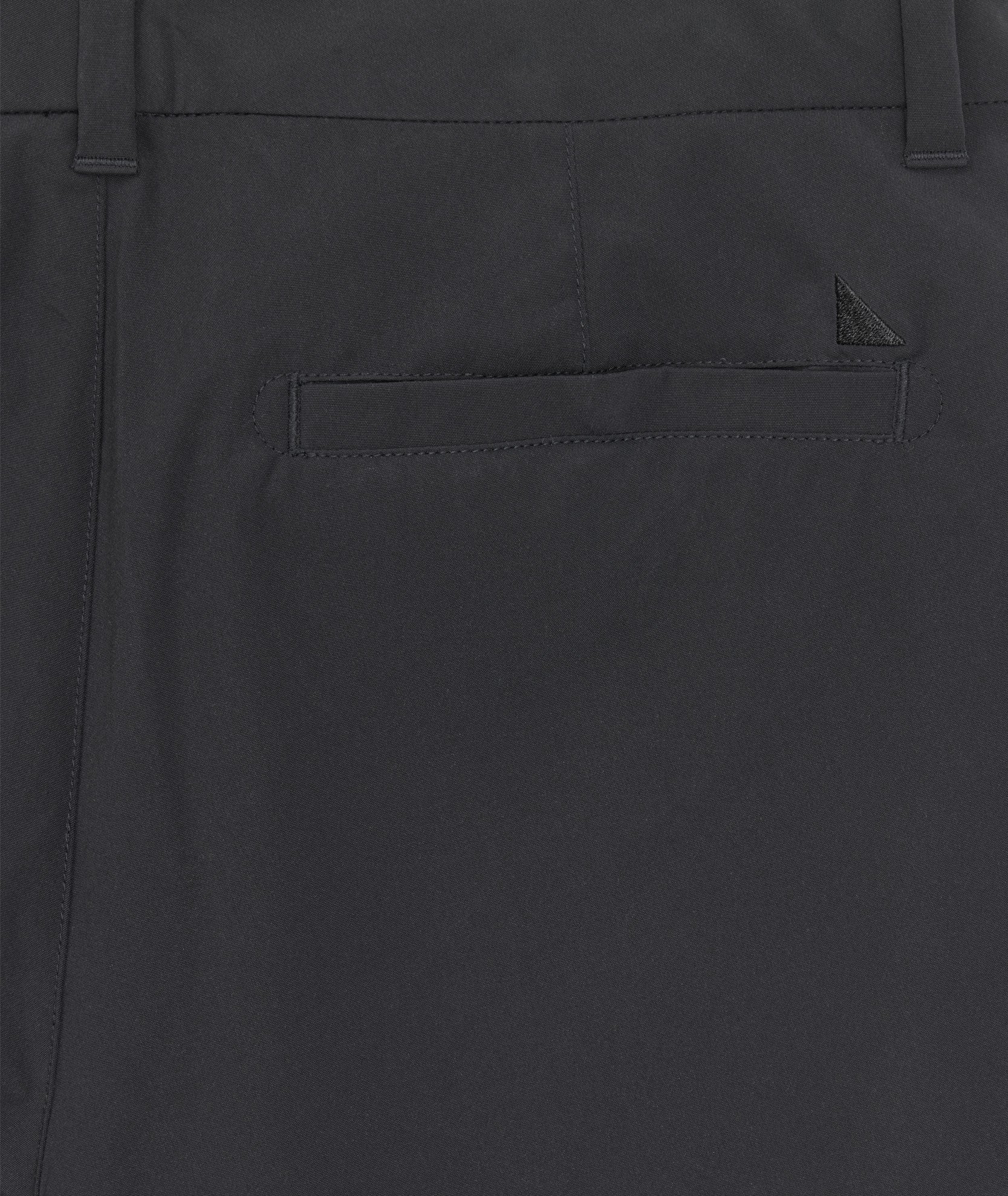 UNTUCKit 7" Traveler Tech Shorts Black