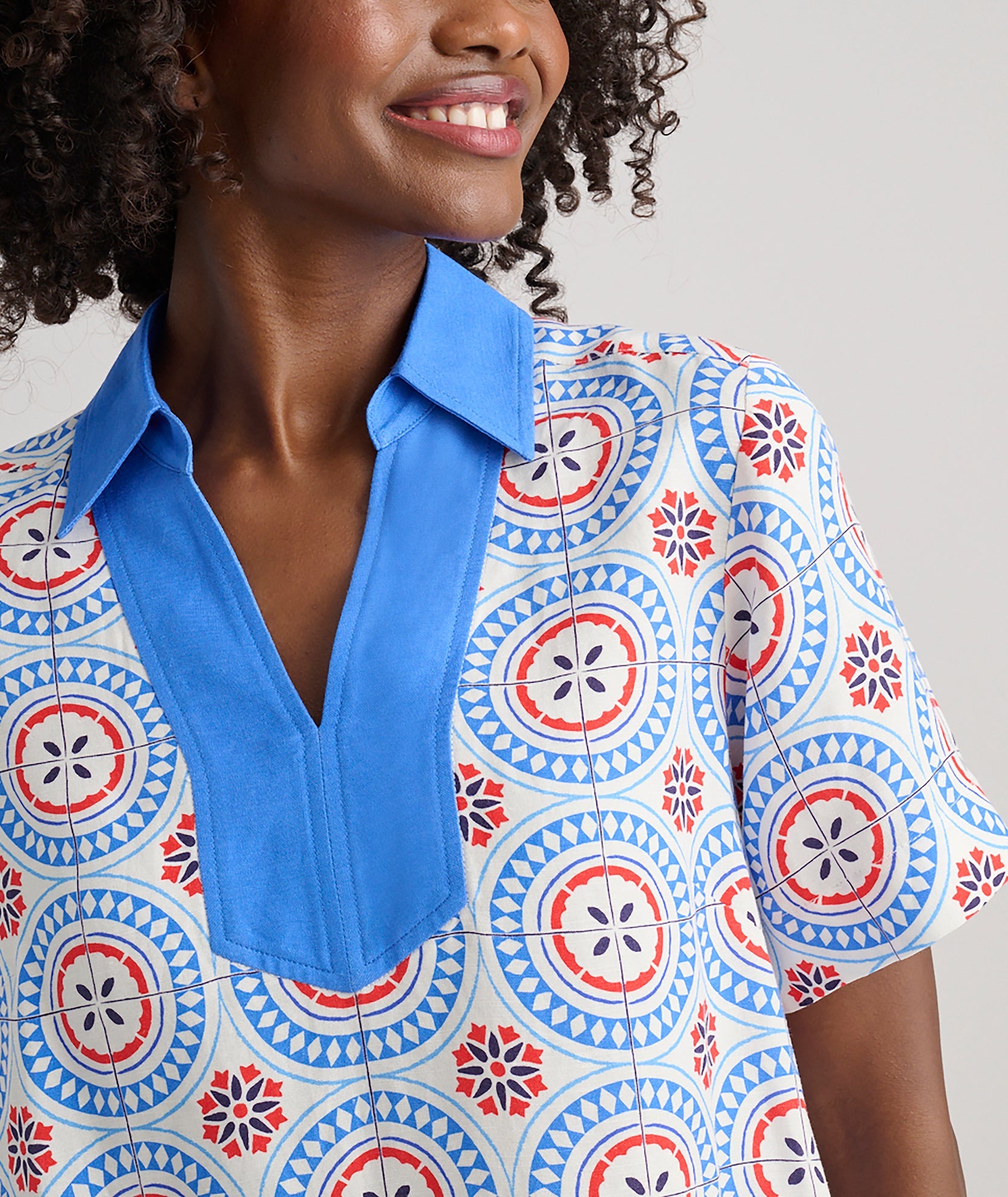 UNTUCKit Linen Blend Paola Tunic Dress Blue & White Tile Print