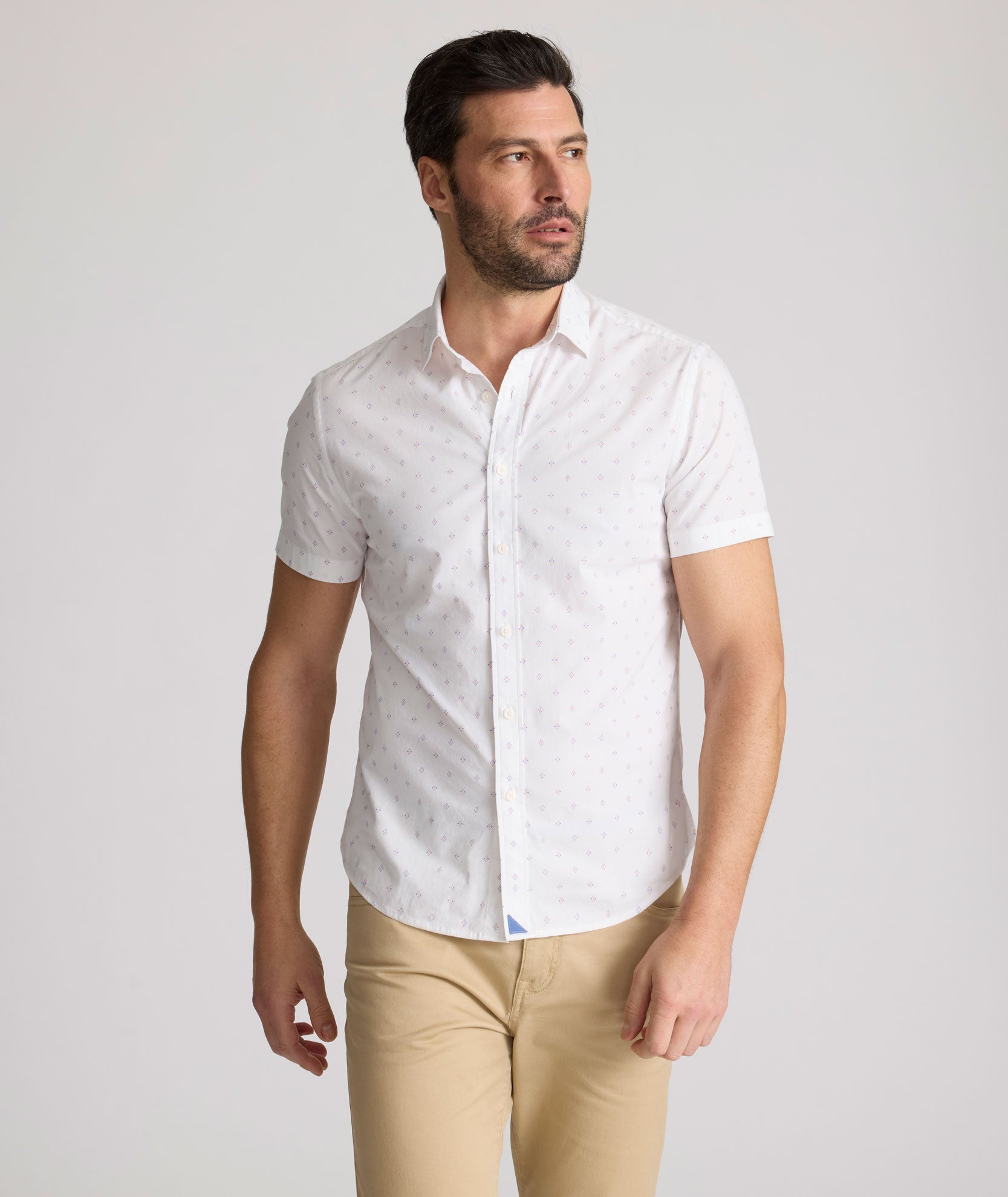 UNTUCKit Stretch Cotton Short-Sleeve Rockwell Shirt White Print | Fair Trade Certified