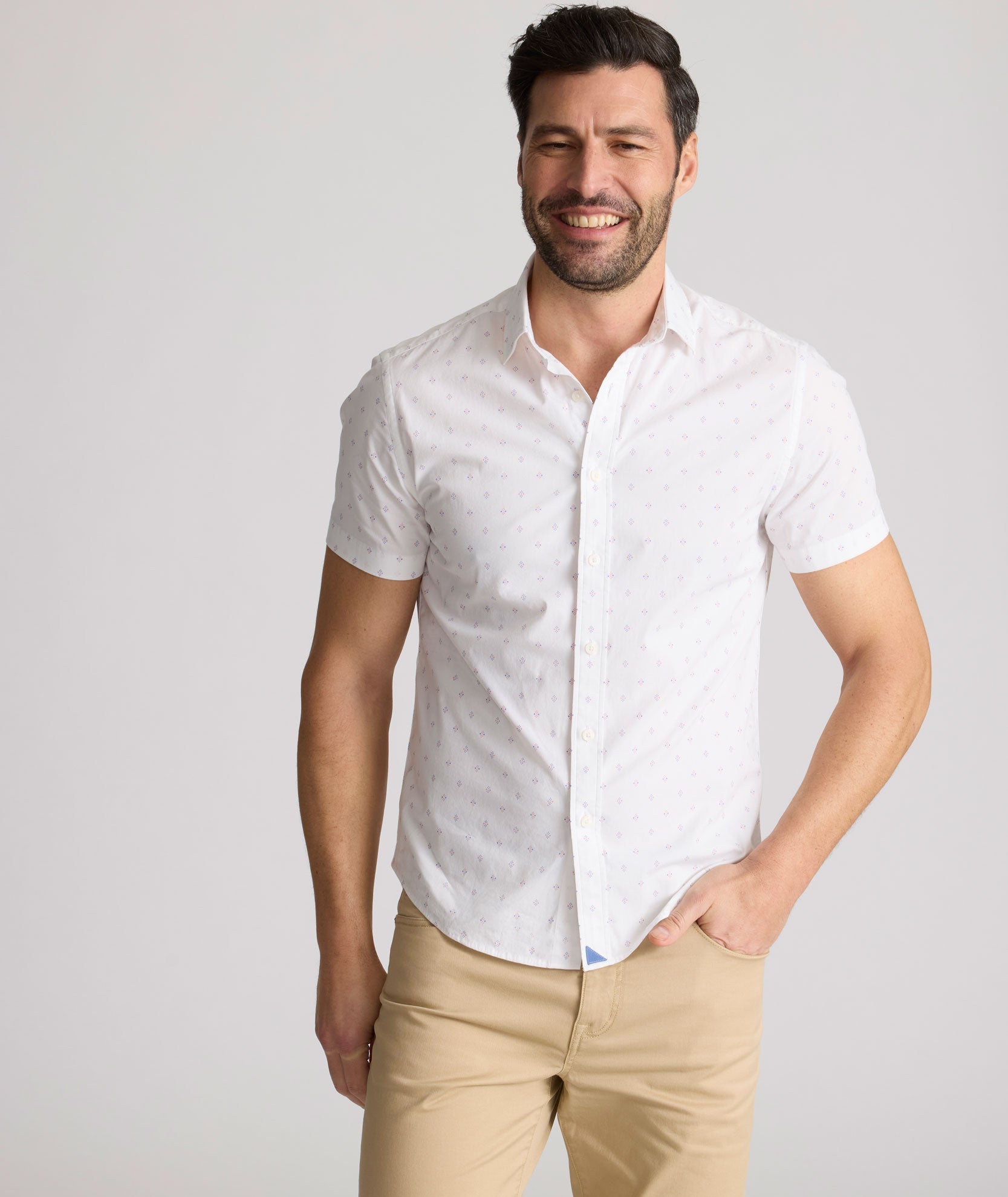 UNTUCKit Stretch Cotton Short-Sleeve Rockwell Shirt White Print | Fair Trade Certified