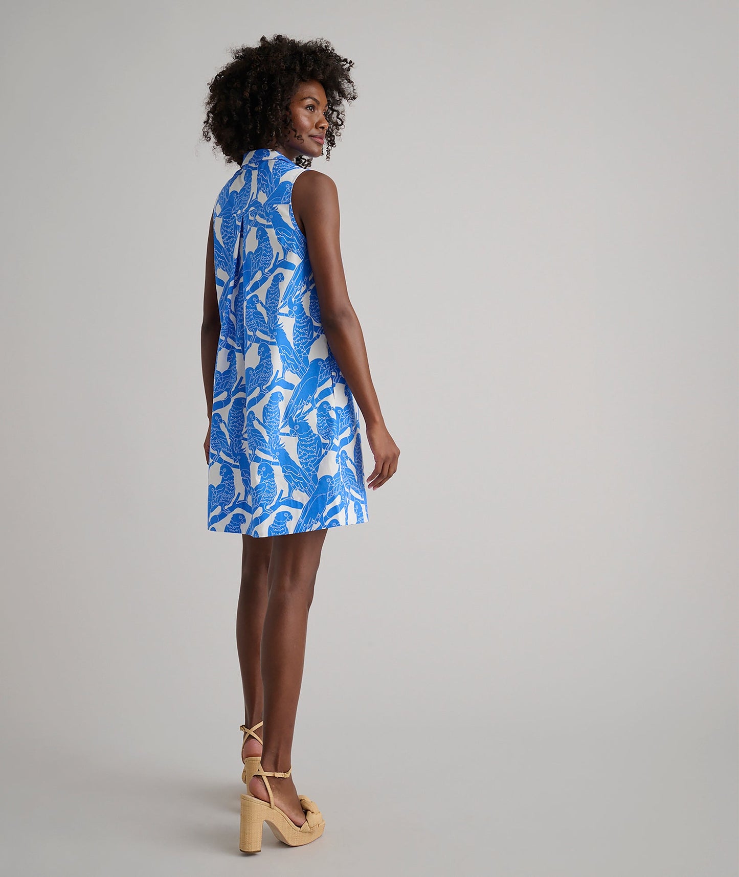 UNTUCKit Stretch Cotton Printed Jordan Dress Blue Parrot Print