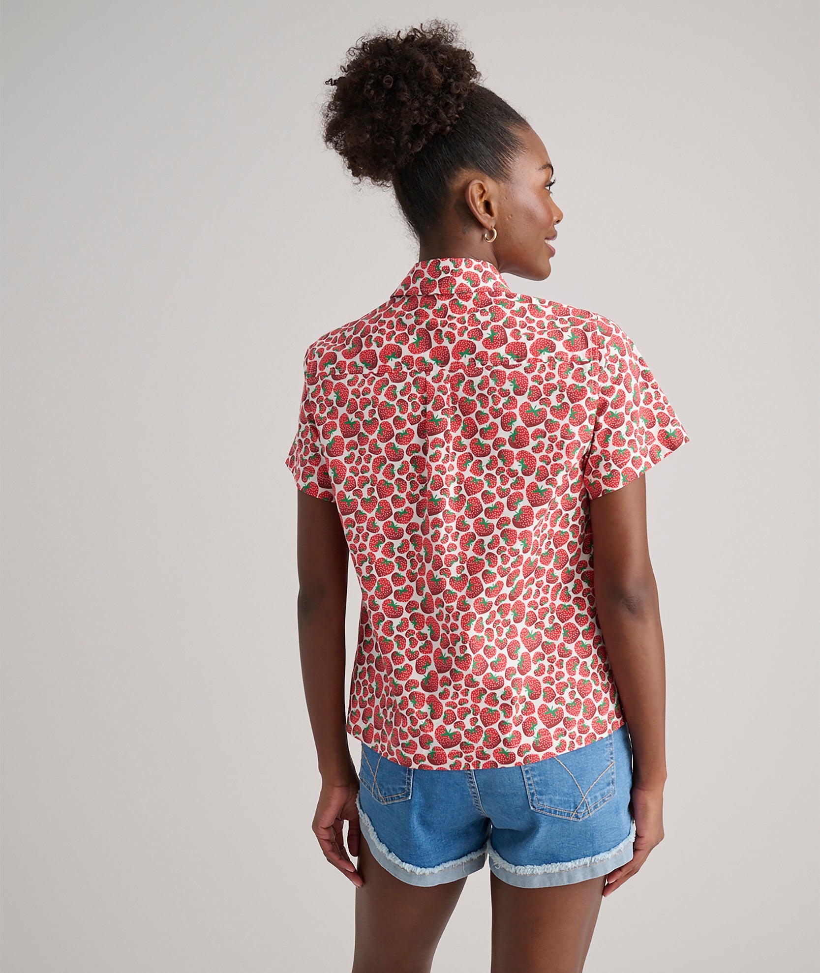 UNTUCKit Stretch Cotton Short-Sleeve Jaime Shirt Strawberry Print