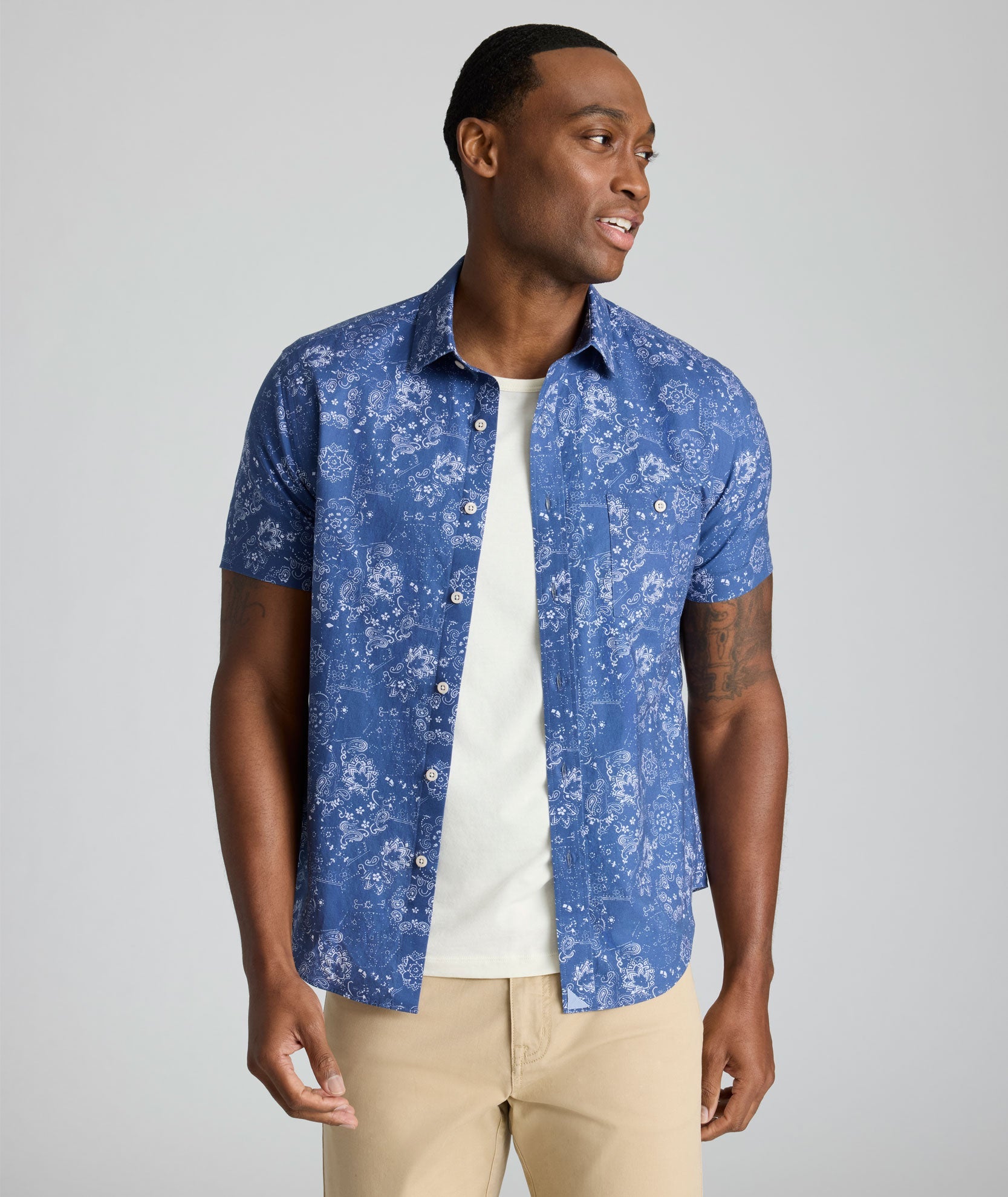 UNTUCKit Summerweight Short-Sleeve Monroe Shirt -FINAL SALE Navy Bandana Print