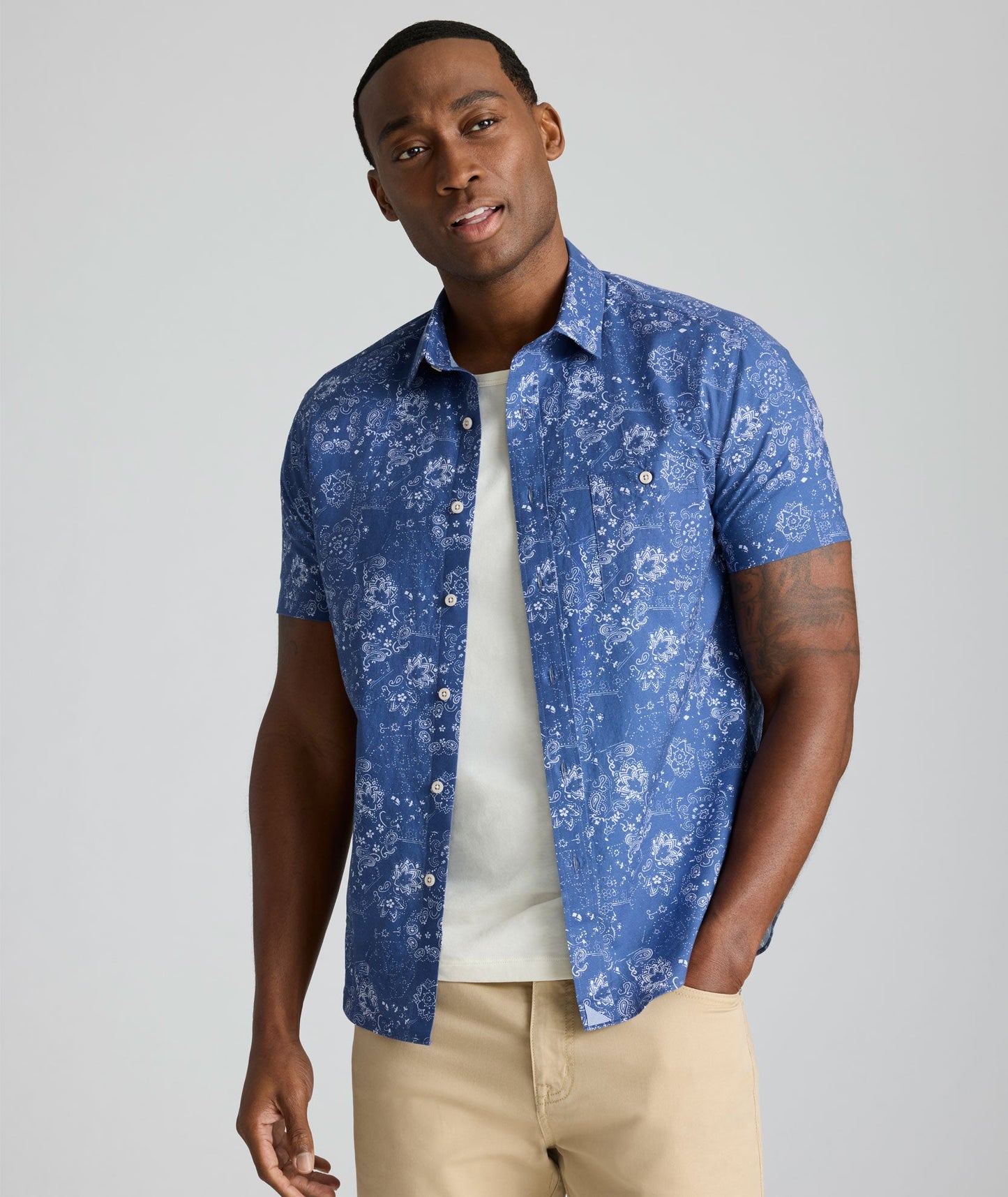 UNTUCKit Summerweight Short-Sleeve Monroe Shirt -FINAL SALE Navy Bandana Print