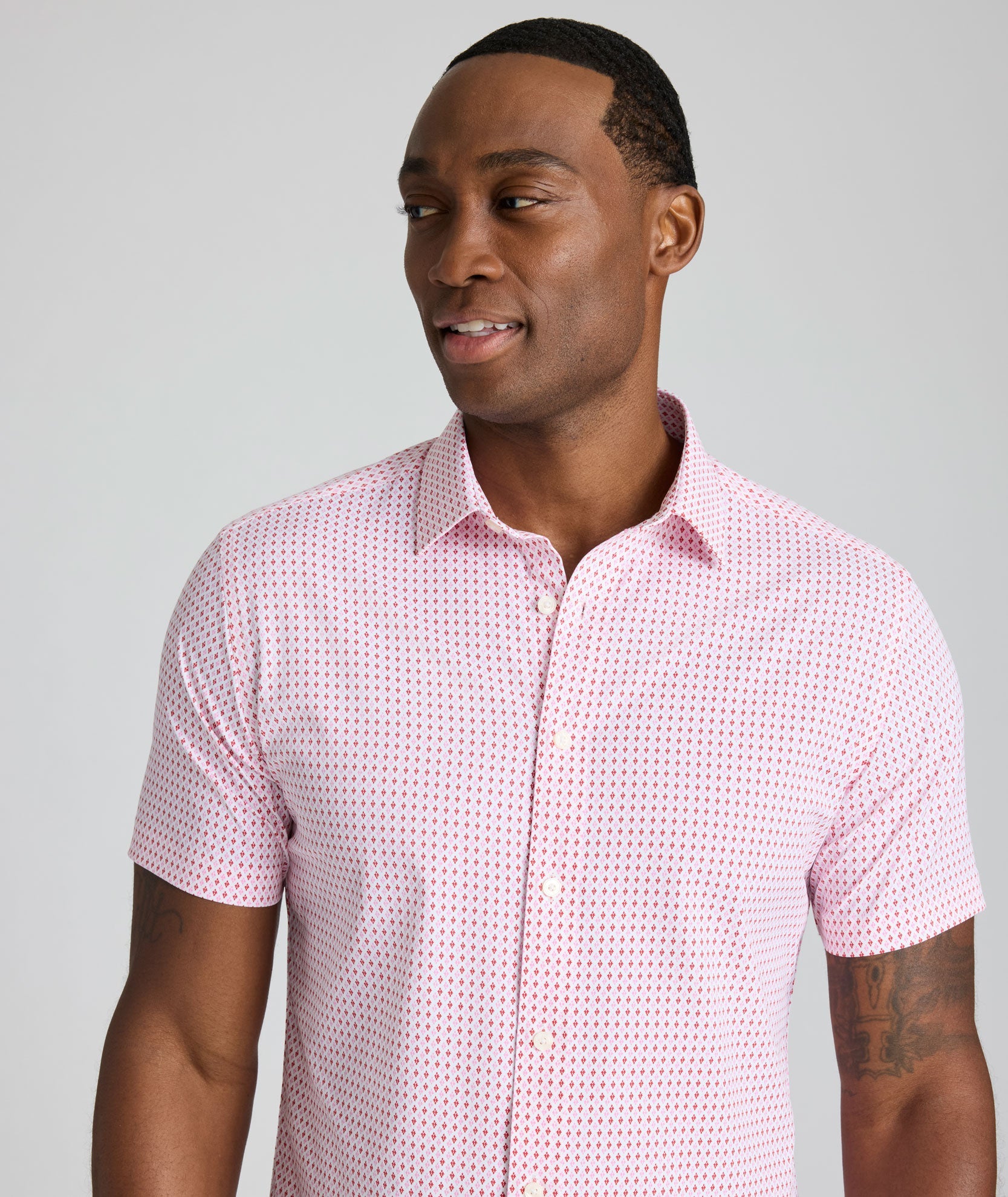 UNTUCKit Performance Short-Sleeve Ireton Shirt Pink Geo Print | Ireton