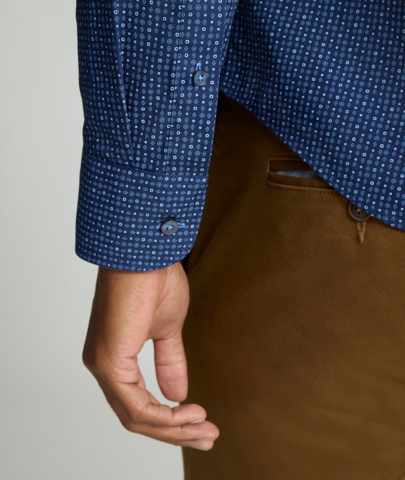 UNTUCKit Wrinkle-Free Cascadar Shirt Navy Medallion