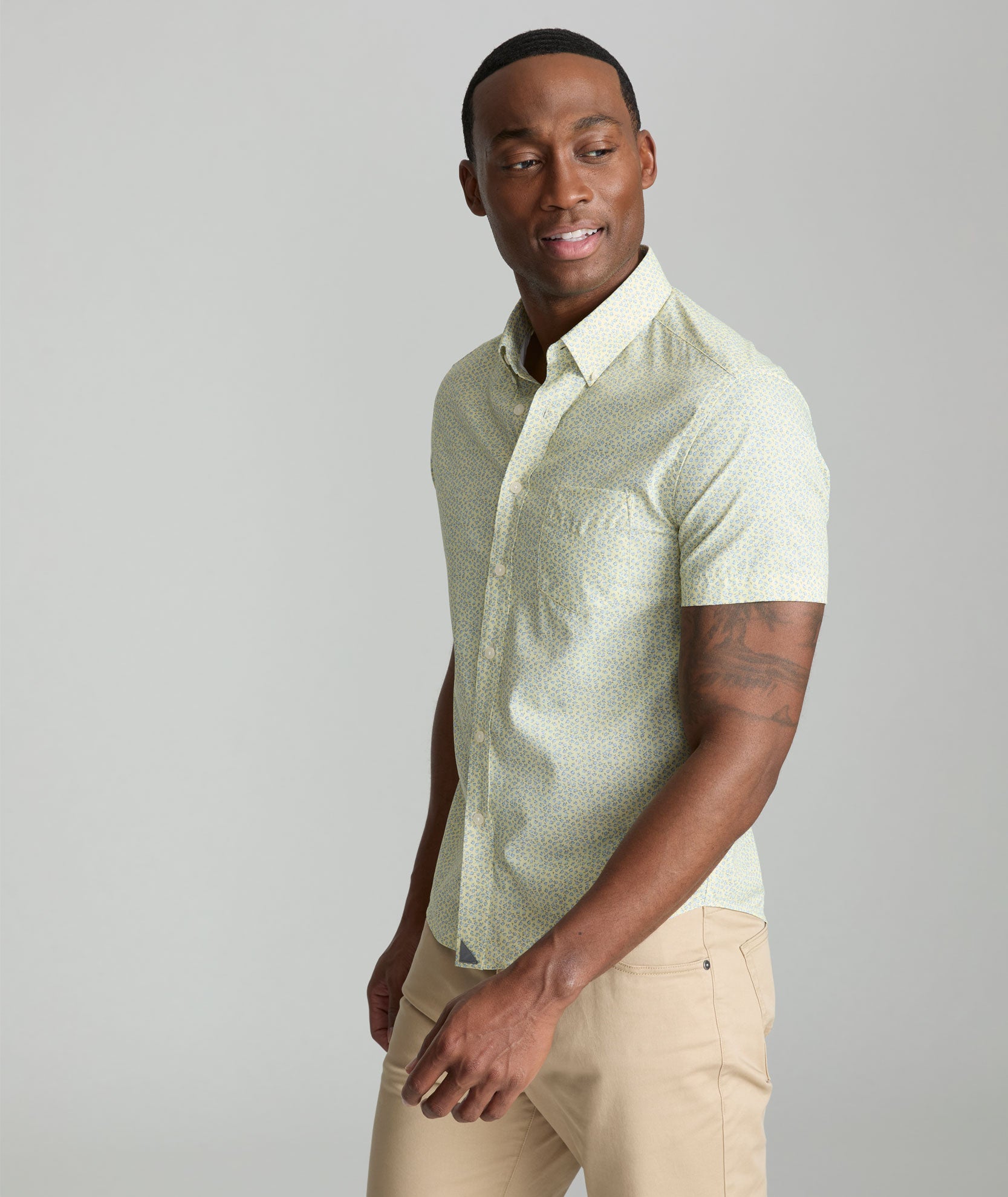 UNTUCKit Performance Short-Sleeve Ivers Shirt Ivers | Yellow & Blue Print